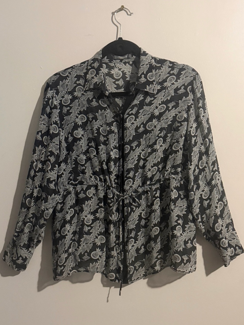 Liz Claiborne Collection Black & White 100% Silk Floral Snap-Front Blouse